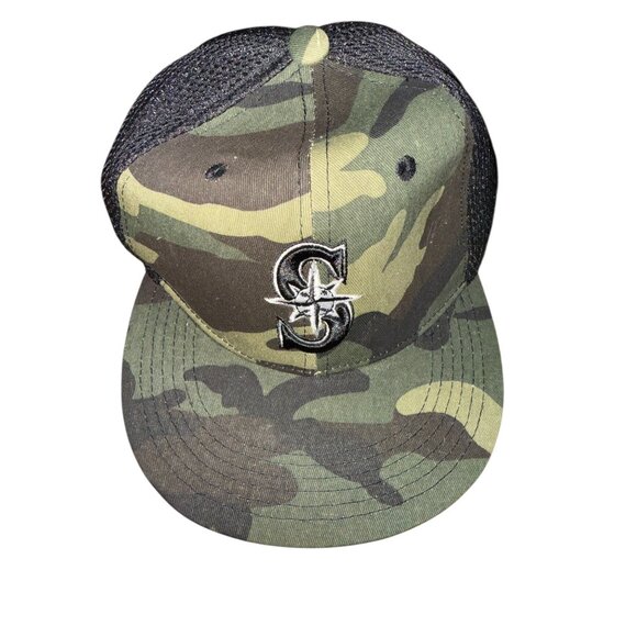 Camo Trucker Hat W/ Mesh Back & Embroidered Logos - Boeing Branded Adjustable Ca - Picture 1 of 4